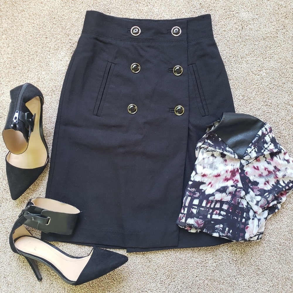 Banana Republic Button-Down Black Pencil Skirt 00P